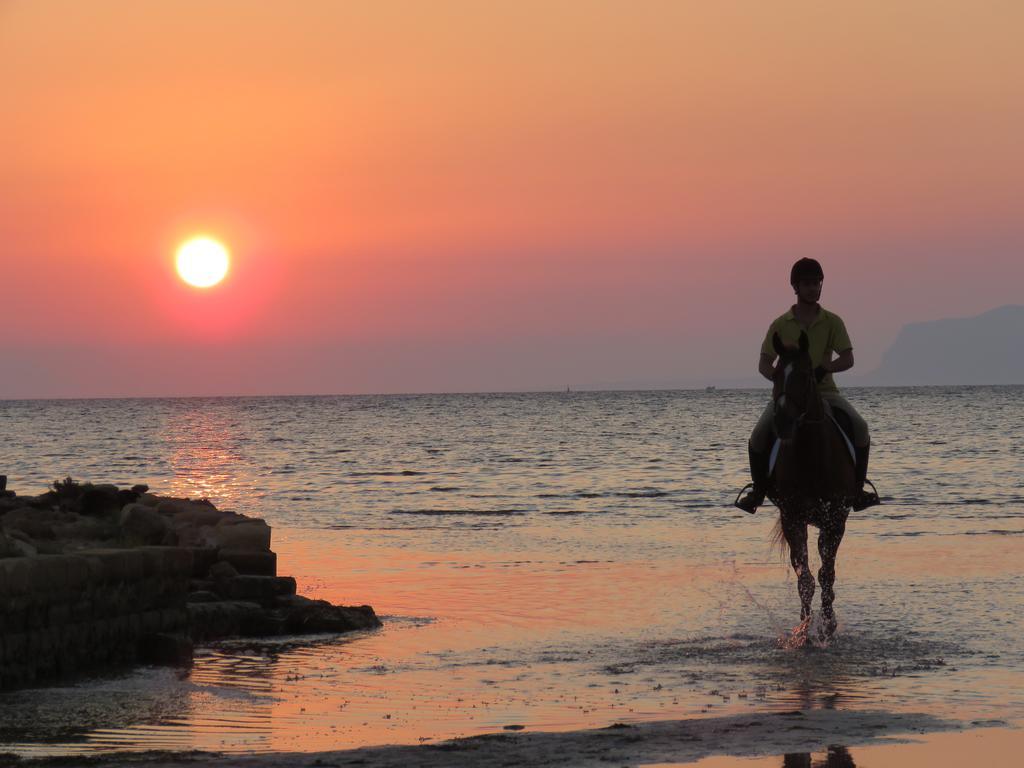 Sunrise Stagnone - Seafront Kitesurf Bed and Breakfast Marsala Buitenkant foto